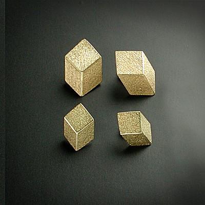 Inclined square silver/gold earrings